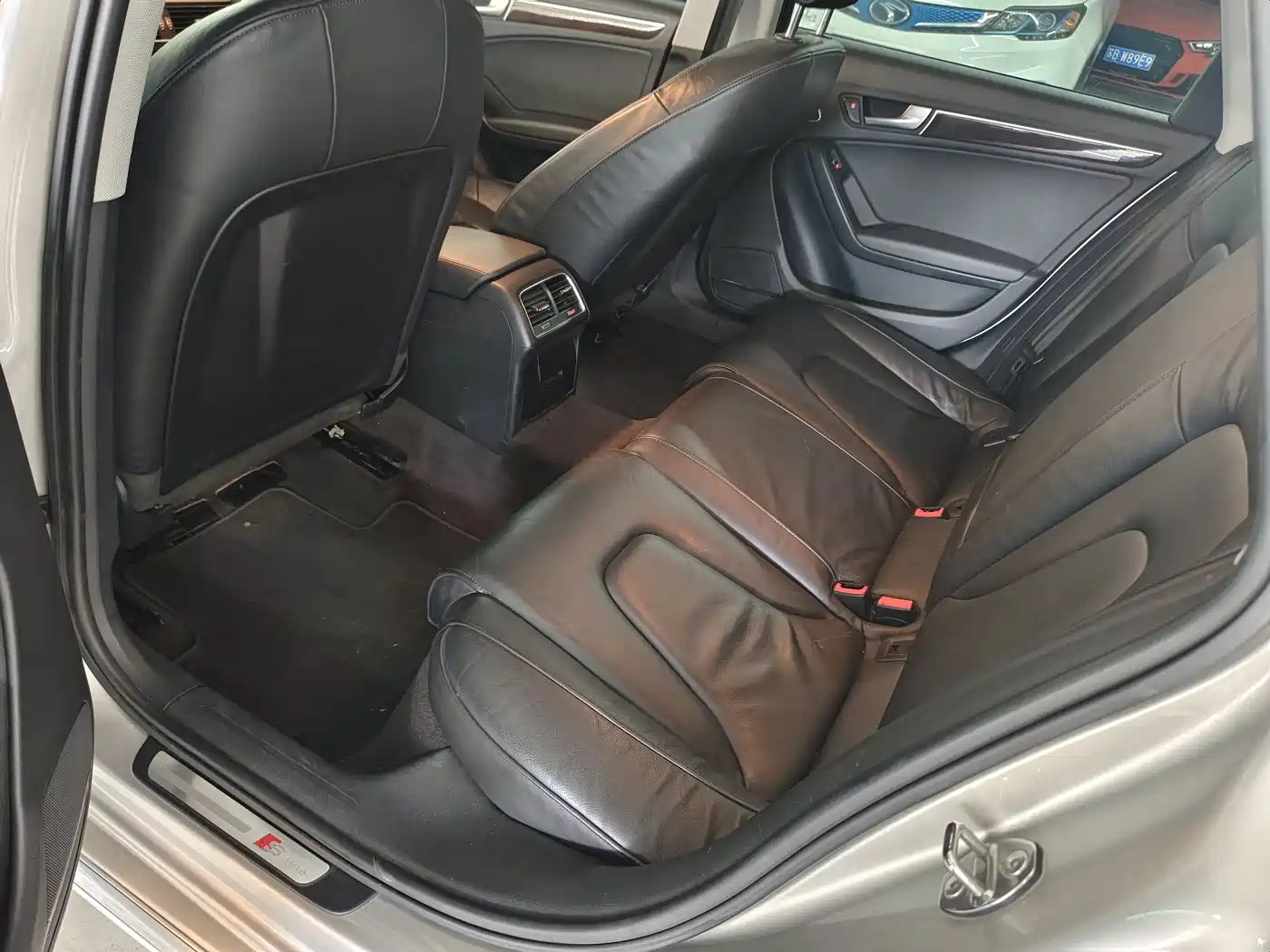 Audi A4L 2016 35 TFSI Collector's Edition S line Comfort фото 8