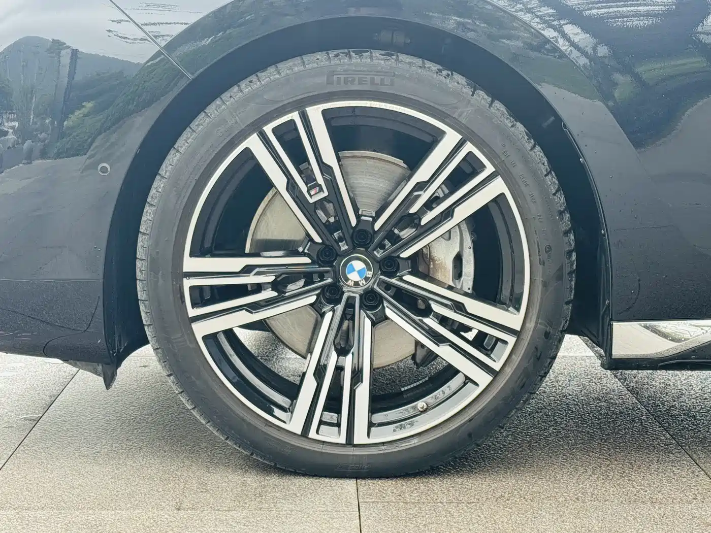 BMW 7 Series 2023 Model 740Li Leading M Sport Package фото 12