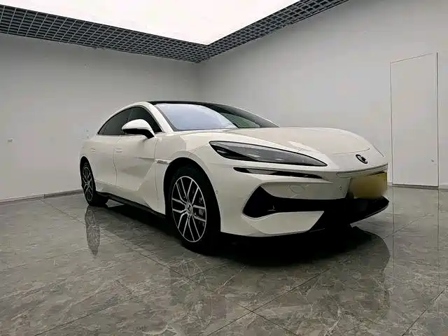 Denza Z9 2024 Model 1100km AWD Max Edition фото 3