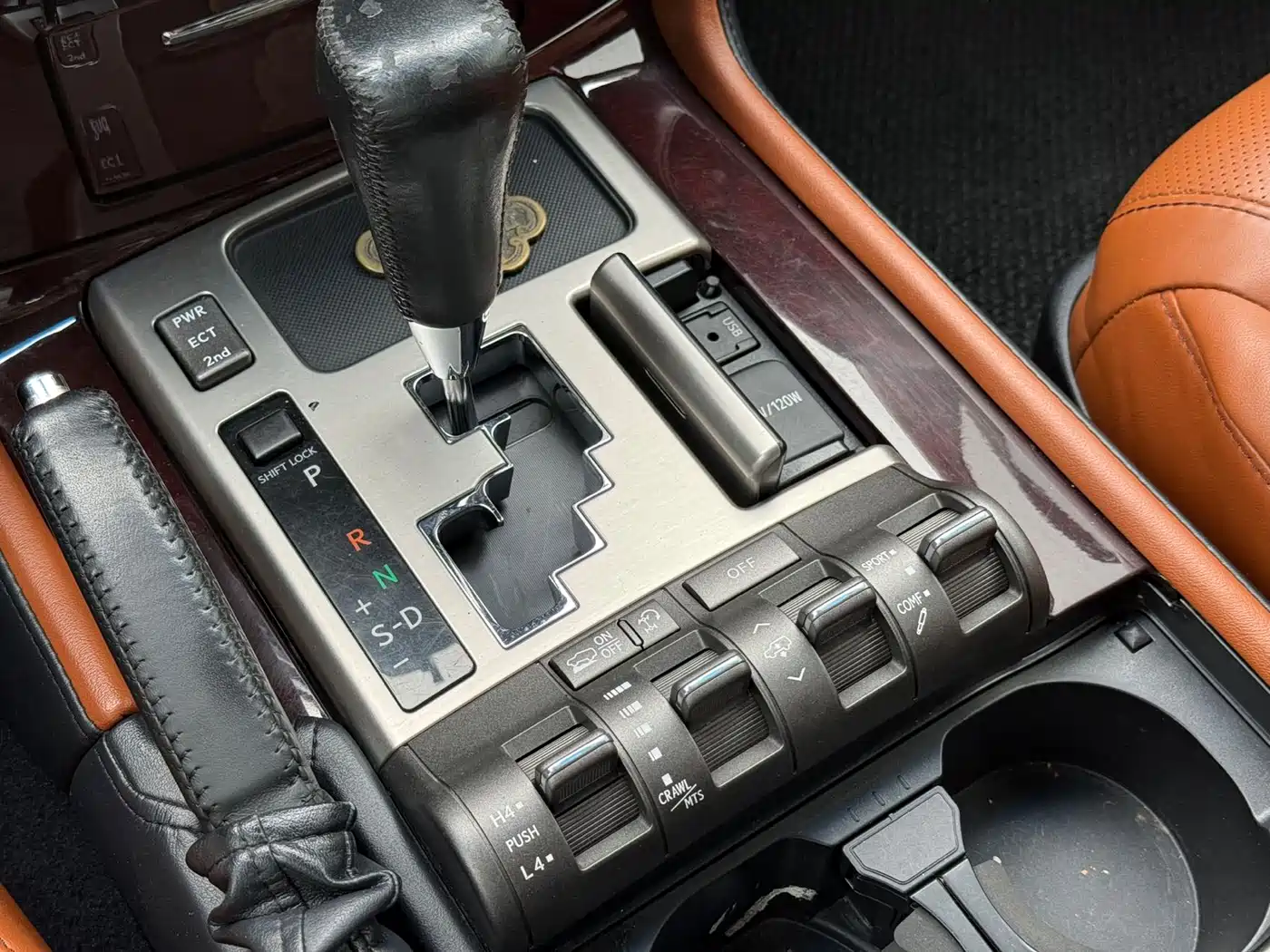 Фото 14 - Lexus LX