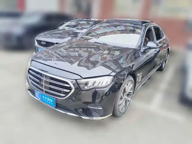 Mercedes-Benz E-Class 2024 E 300 L Fashion — фото 1
