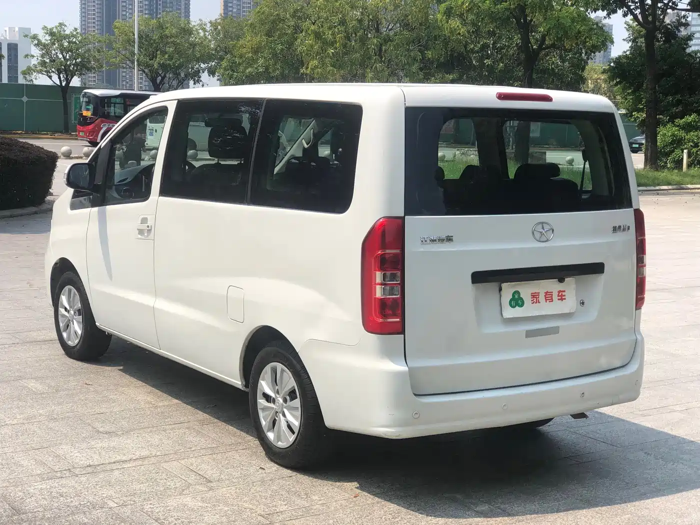 JAC Refine M3 2016 2016 IKEA Edition 1.6L Luxury