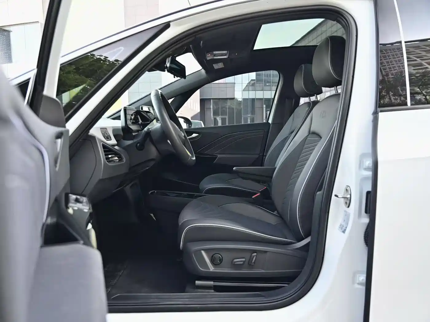 Volkswagen ID.3 2023 Pure Smart Edition фото 14