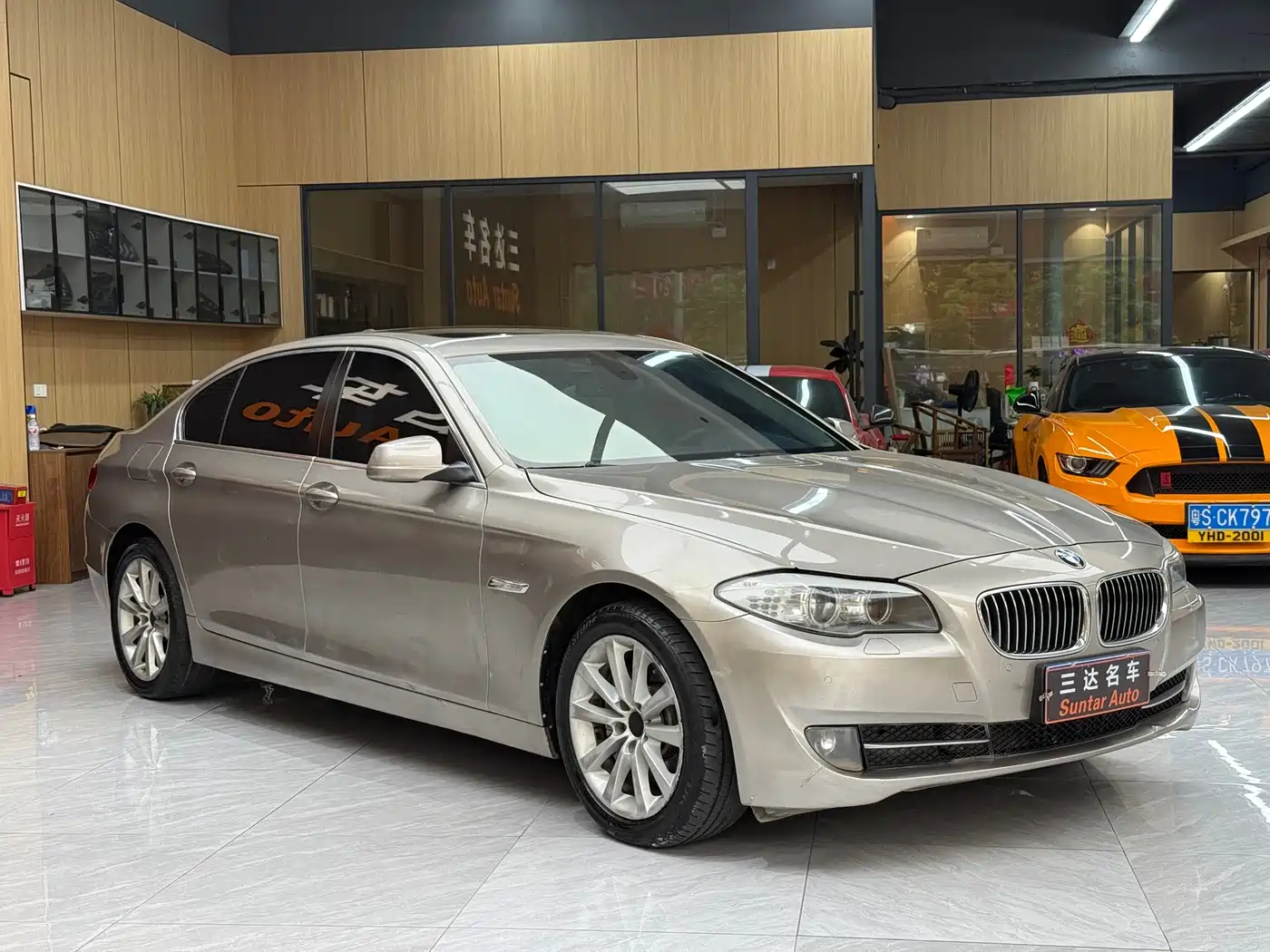 BMW 5 Series 2013 530Li Luxury фото 3