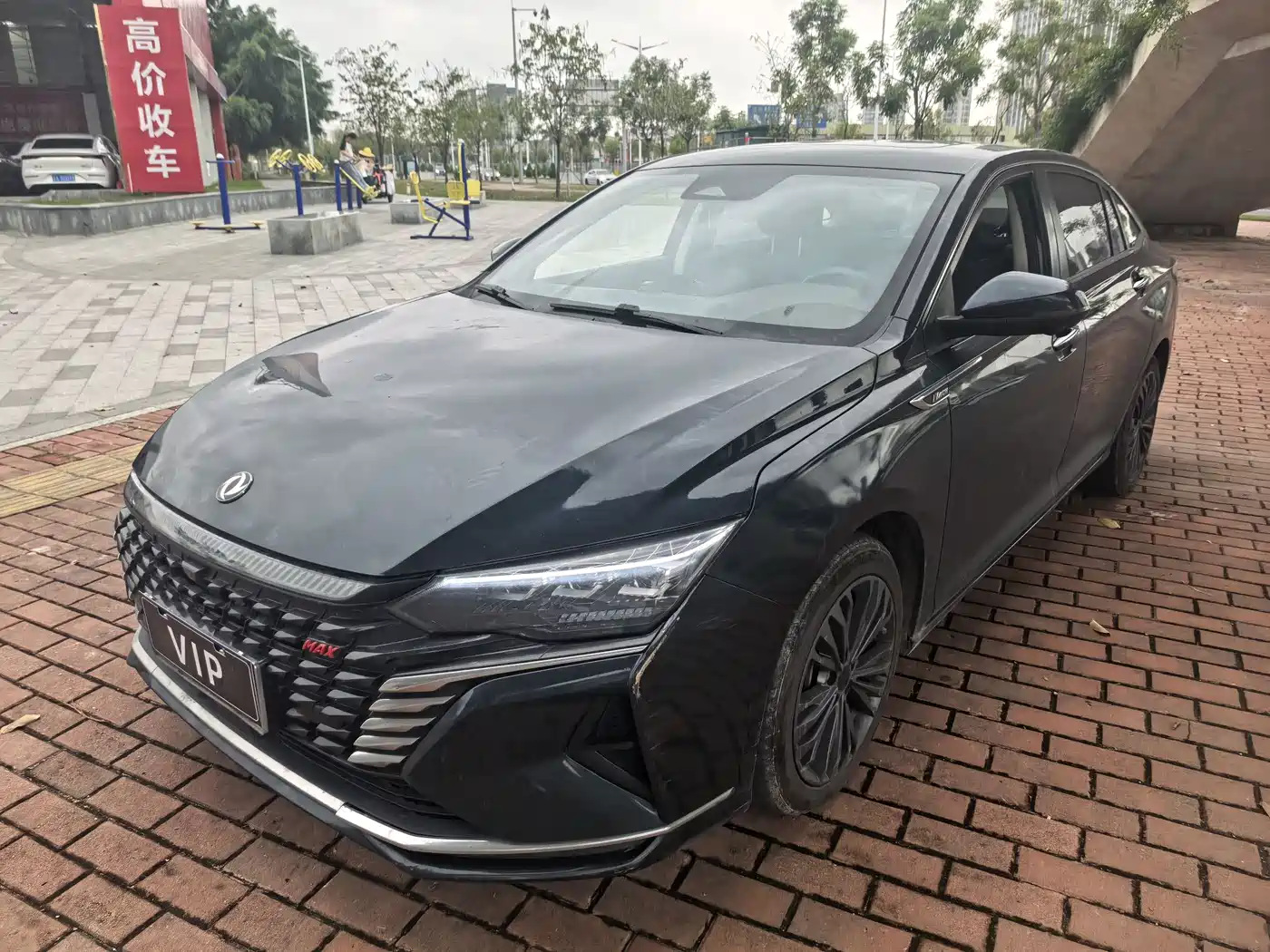 DONGFENG YI HYUN MAX