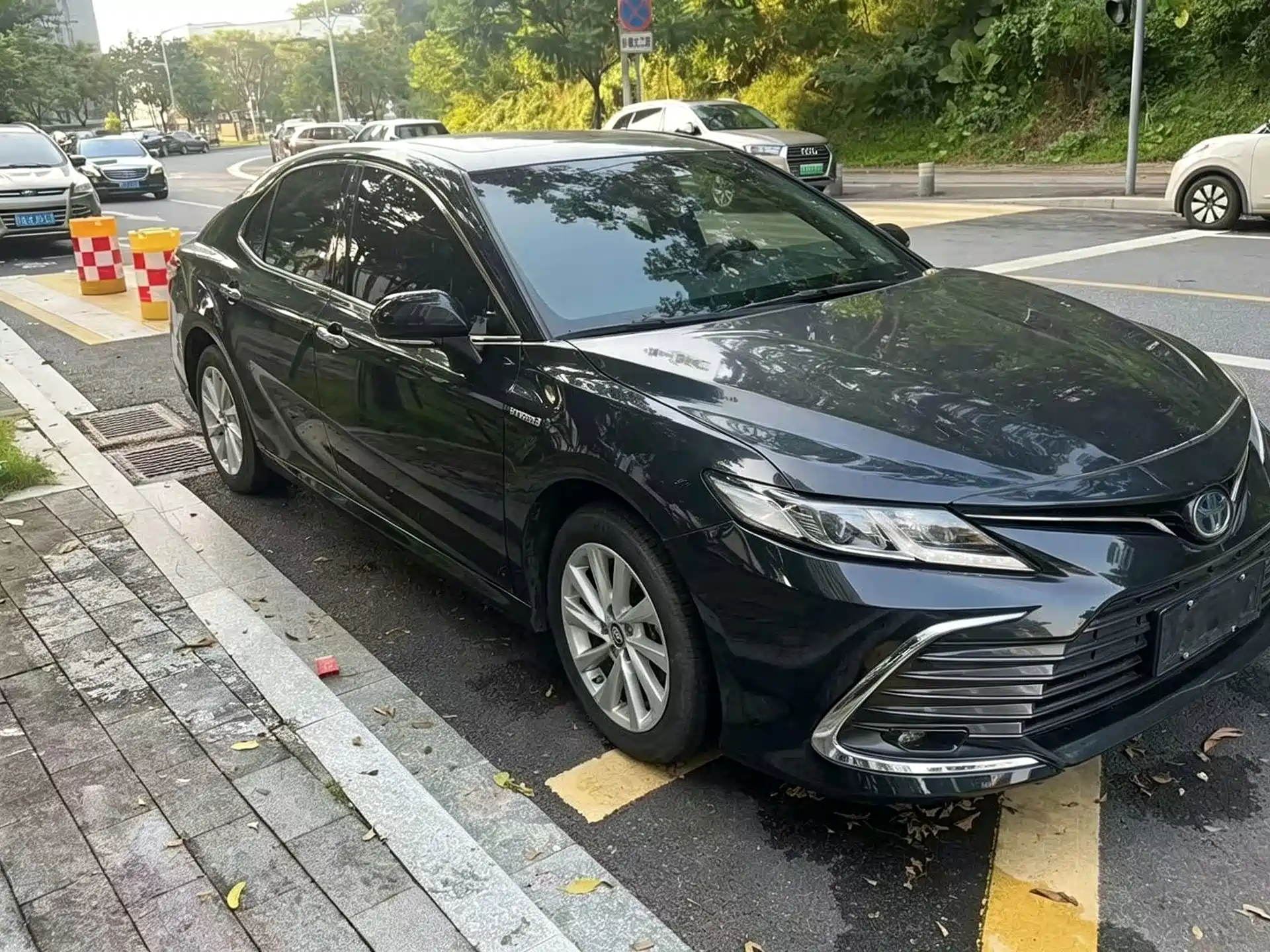 Фото 1 - Toyota Camry