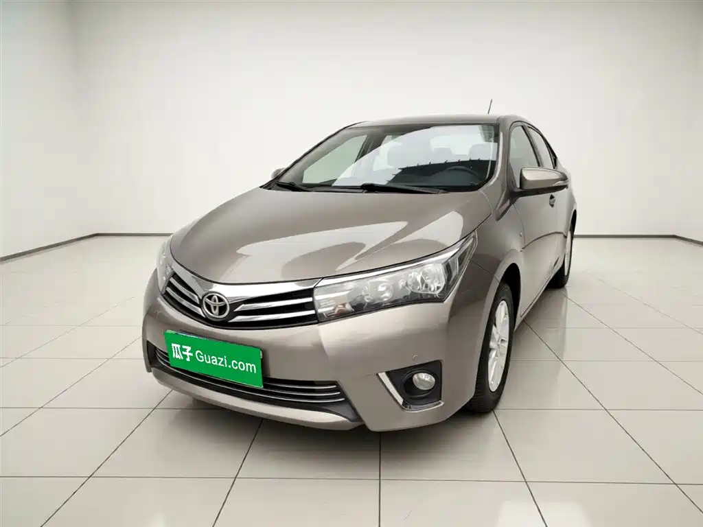 Toyota Corolla 2014 1.6L CVT GL-i фото 2