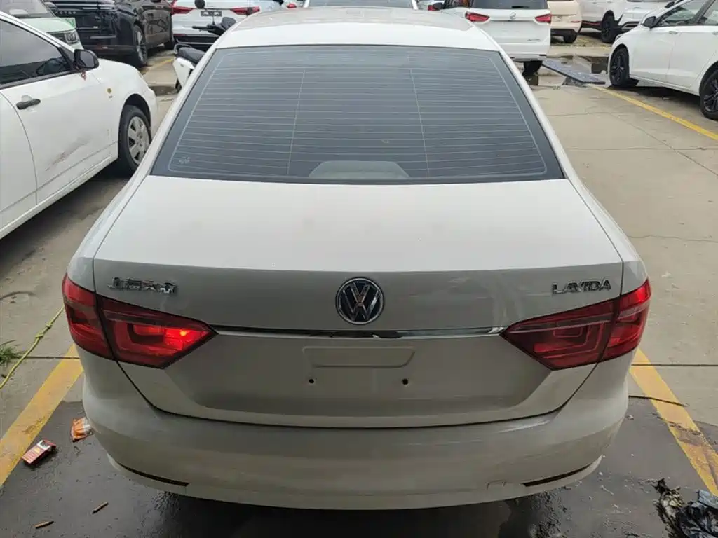 Volkswagen Lavida 2013 Facelift Classic 1.6L Automatic Trend фото 6