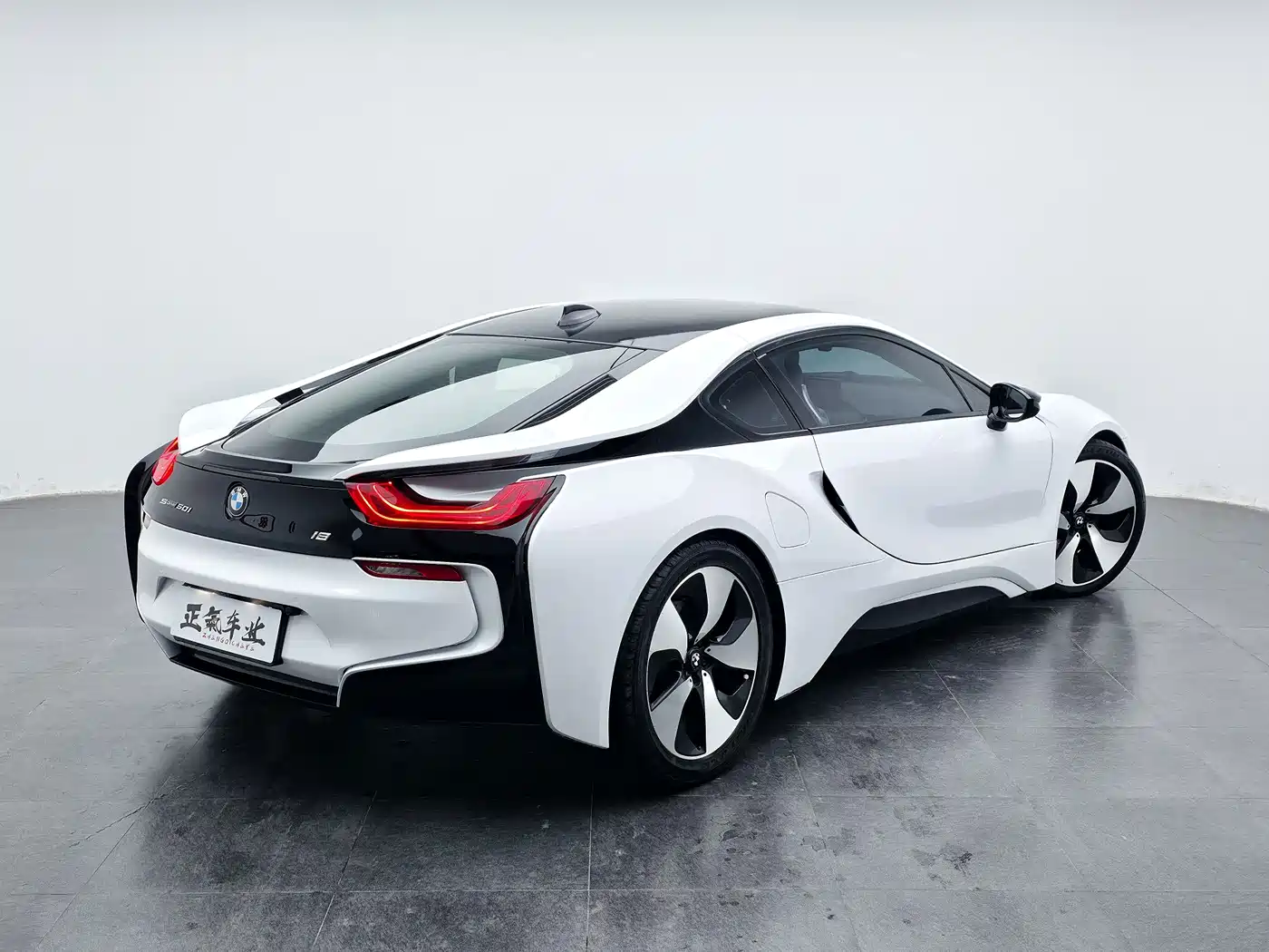 BMW i8 2014 Standard фото 22