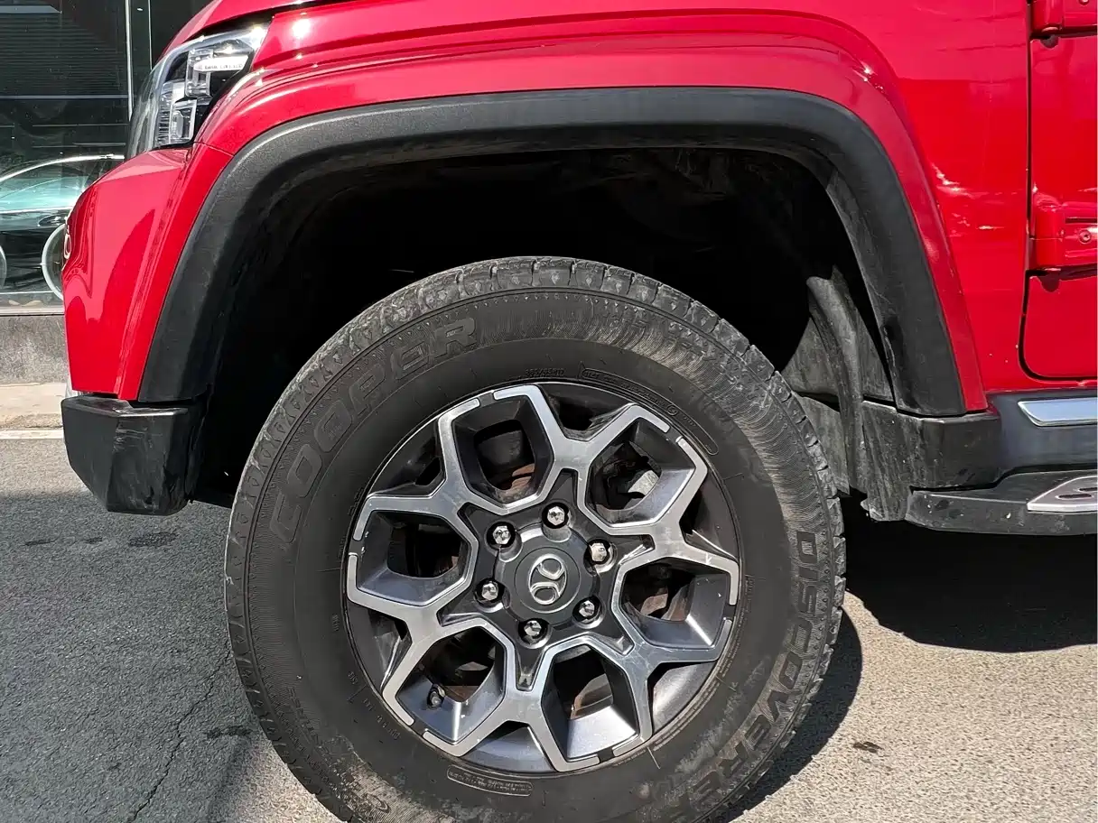 BAIC ORV Beijing Offroad BJ40 2018 PLUS 2.3T Auto 4WD Premium Edition China V фото 21