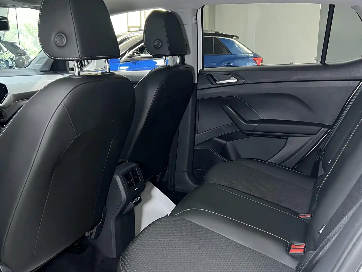 Volkswagen Tanying 2021 1.5L Automatic Smart Connect Edition фото 12
