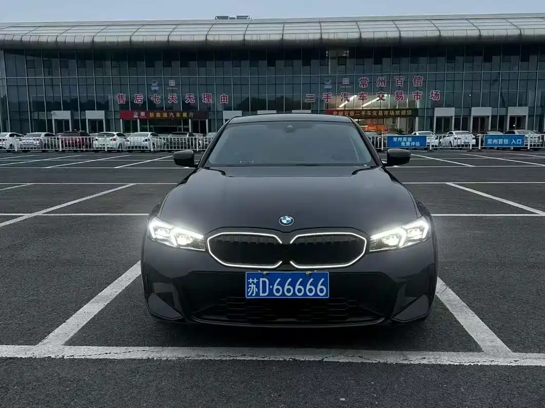 BMW 3 Series 2025 330Li M Sport Night Edition фото 2