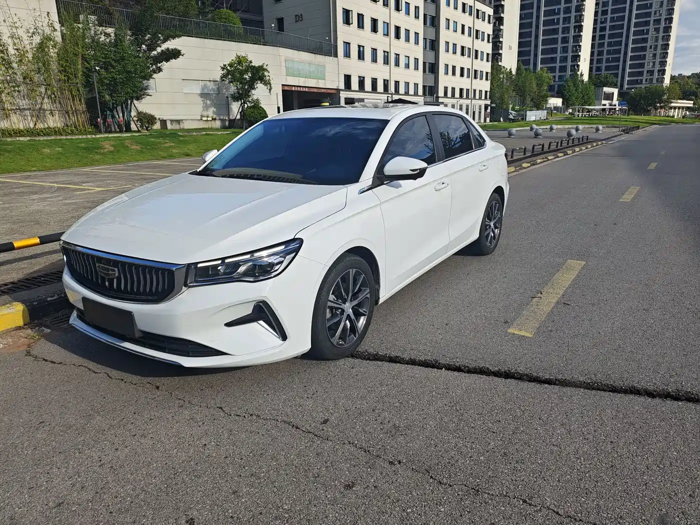 Фото 3 - Geely Emgrand