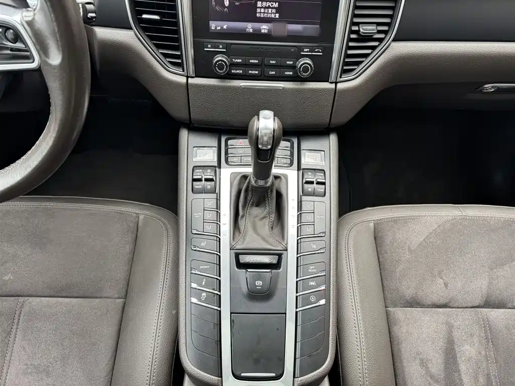 Porsche Macan 2017 Macan 2.0T фото 7
