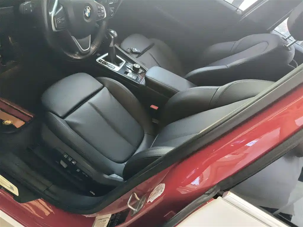 BMW 1 Series 2017 118i Sport фото 10