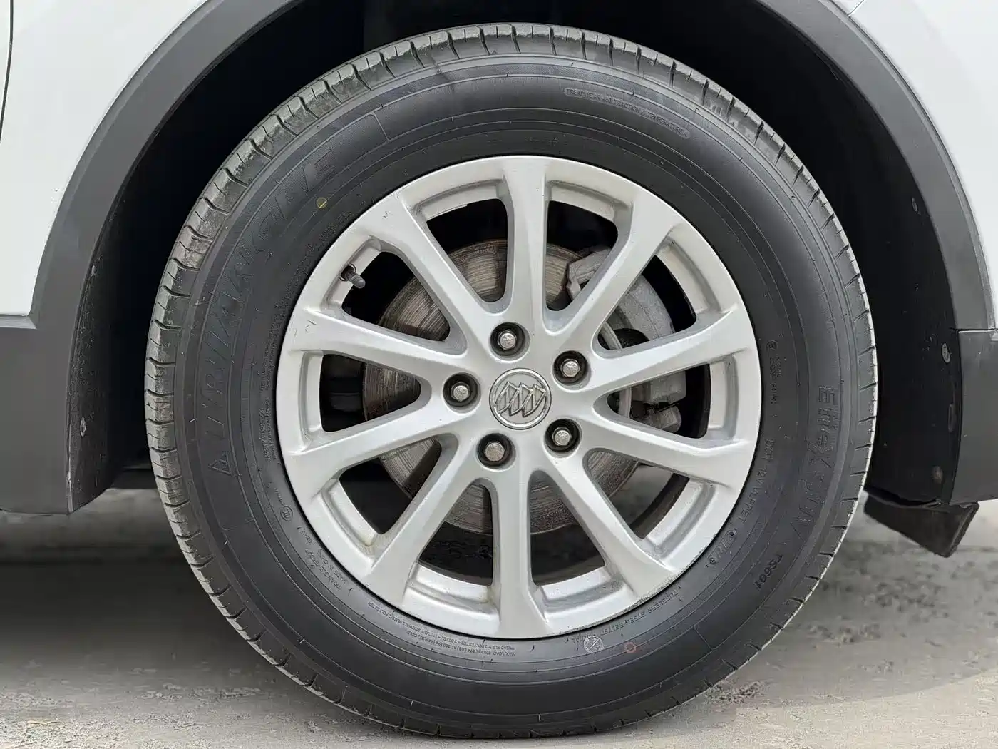 Buick Envision Plus 2017 20T FWD Premium фото 15