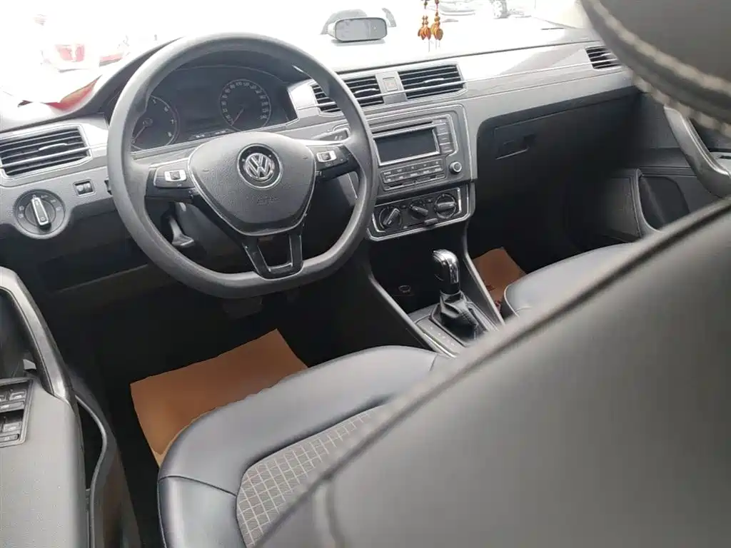 Volkswagen Santana 2016 1.6L Automatic Comfort Edition фото 10
