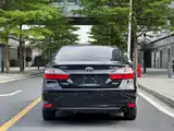 Фото 5 - Toyota Camry