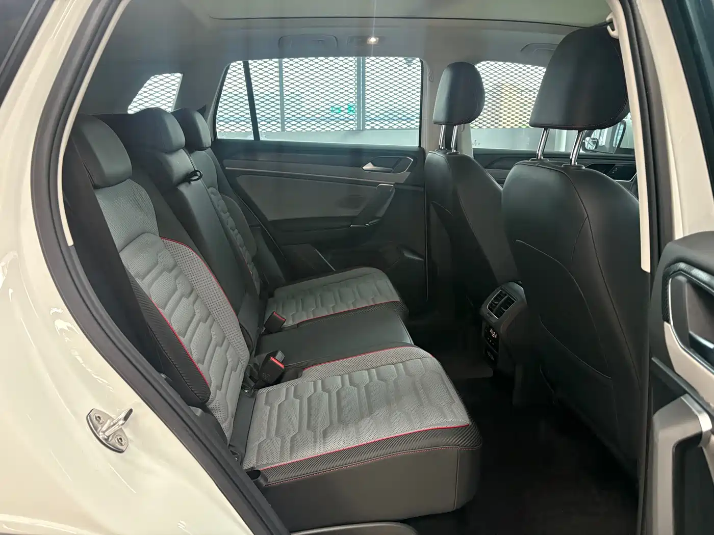 Volkswagen Tayron 2023 330TSI 2WD Luxury Plus Advanced Edition фото 5