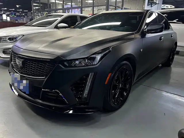 Cadillac CT5 28T, Люкс