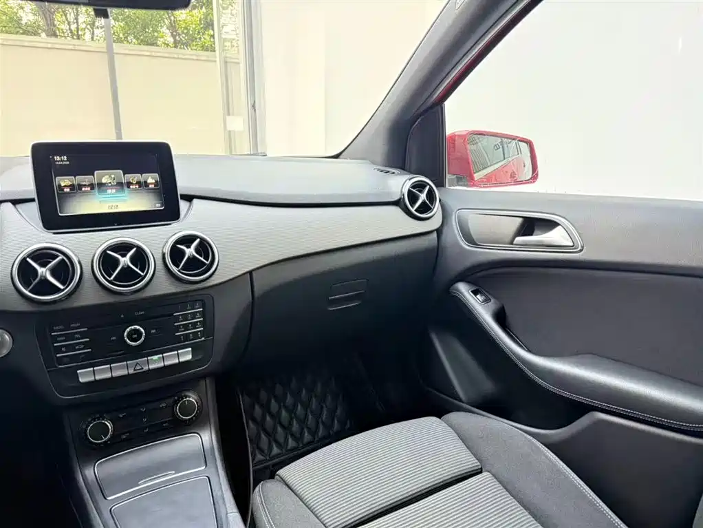 Mercedes-Benz B-Class 2017 B 180 фото 19