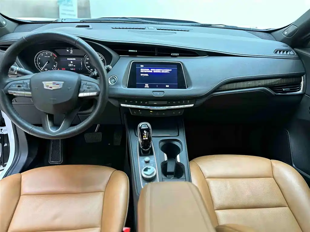 Cadillac XT4 2022 28T FWD Premium фото 8