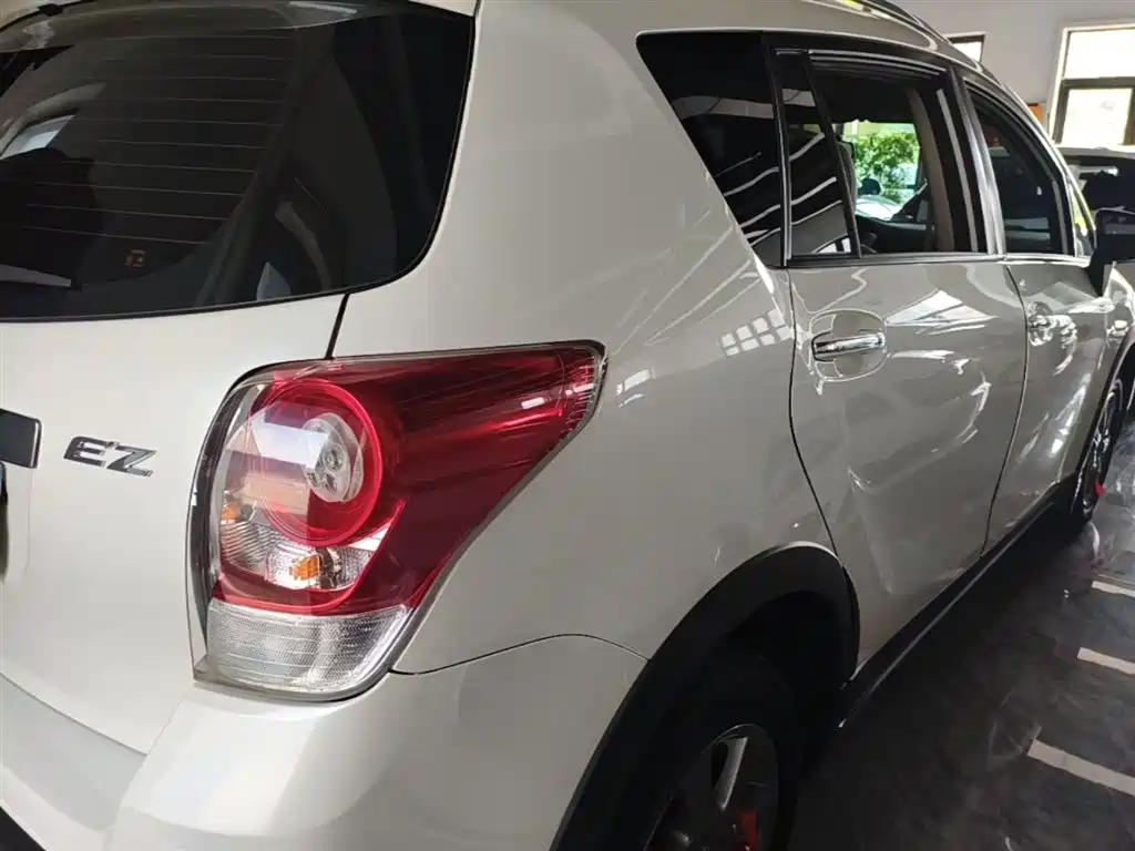 Toyota E'Z 2015 180E CVT Crossover Edition фото 7