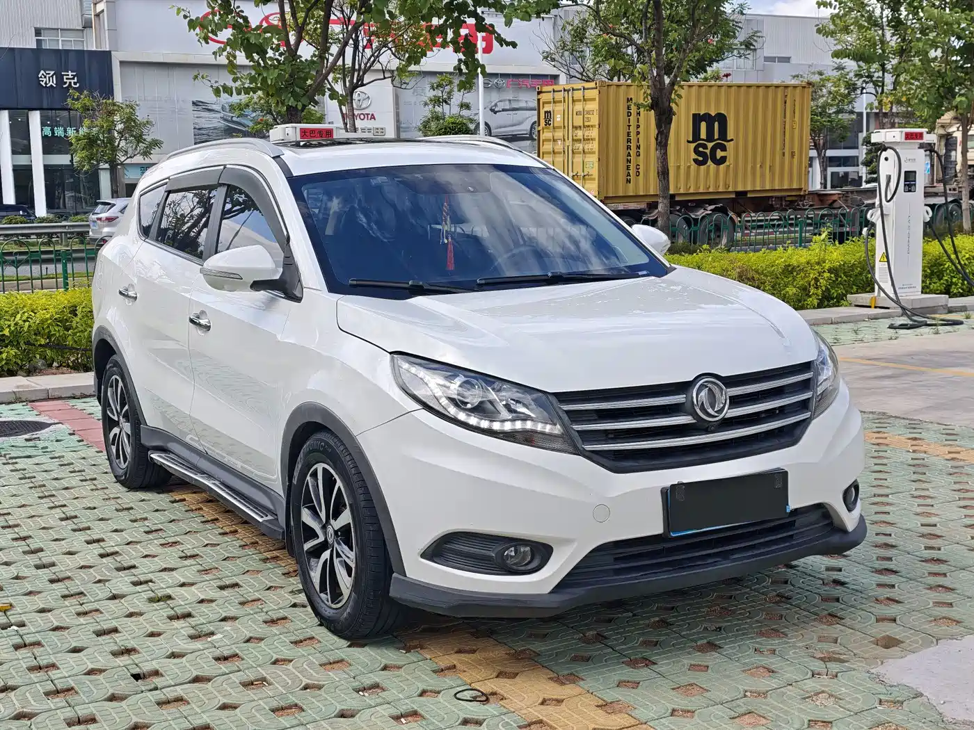 Dongfeng Fengguang Fengguang 580 2018 2017 1.5T CVT Comfort Version