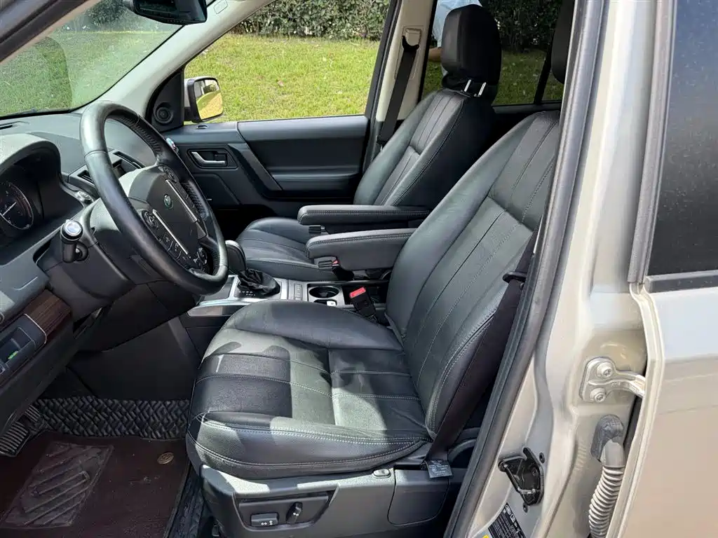 Land Rover Freelander 2 2014 2.2T SD4 SE Diesel Edition фото 8