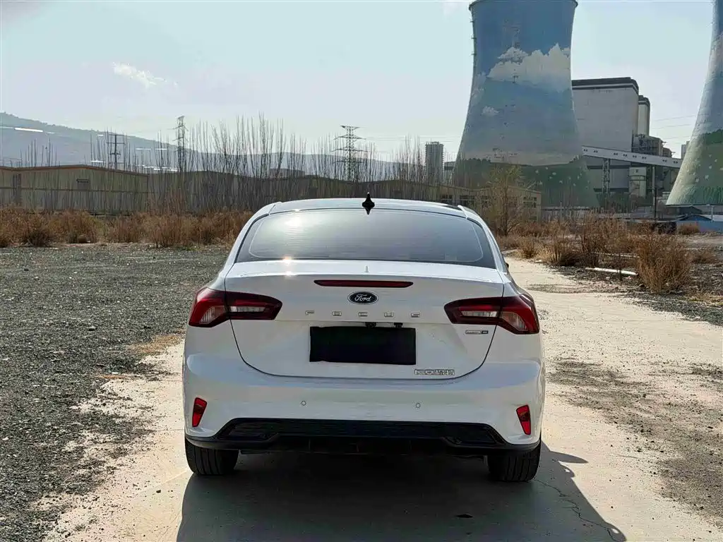 FORD FOX