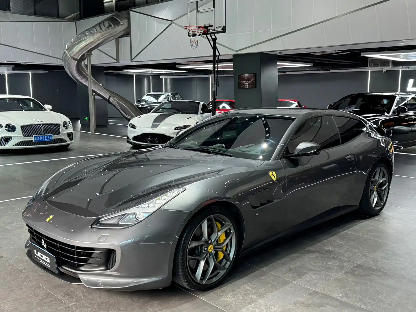 Photo 1 - Ferrari GTC4Lusso