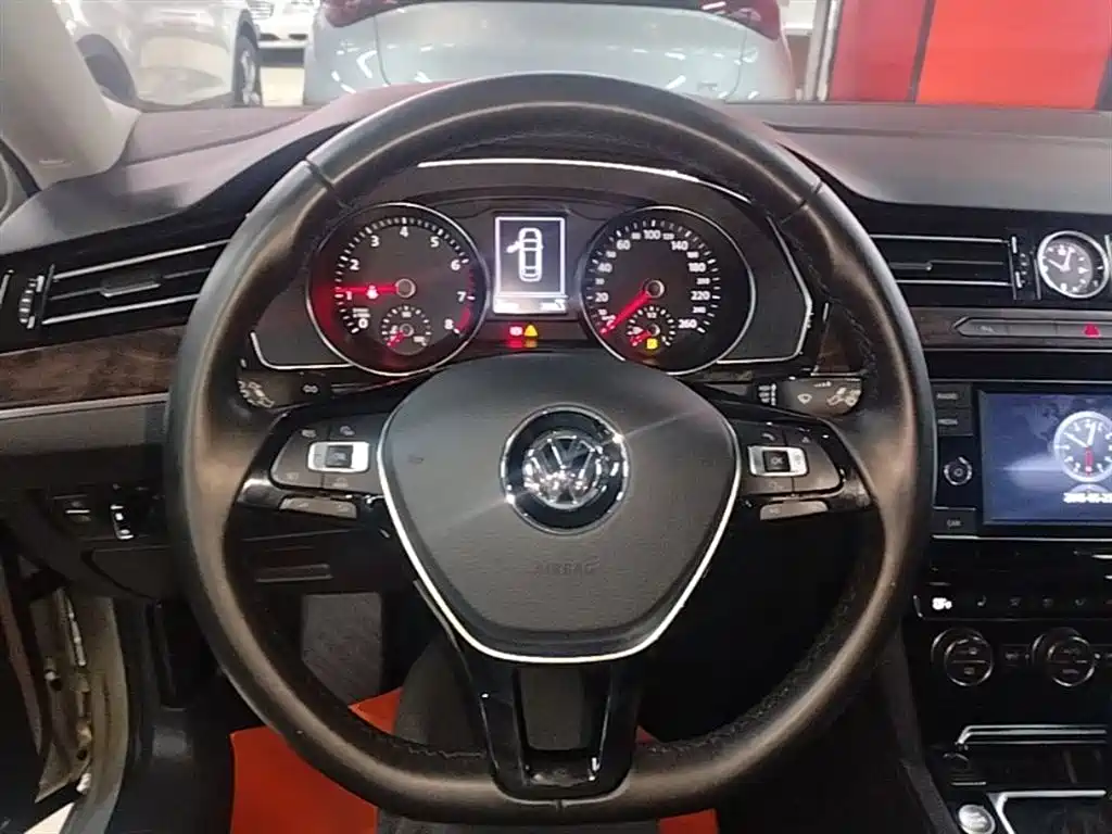 Volkswagen Magotan 2018 Facelift 330TSI DSG Luxury фото 11