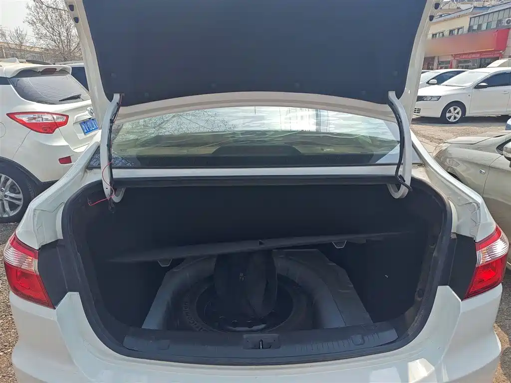 Changan Yuexiang V7 2017 2016 1.6L Manual Fashion Version China V