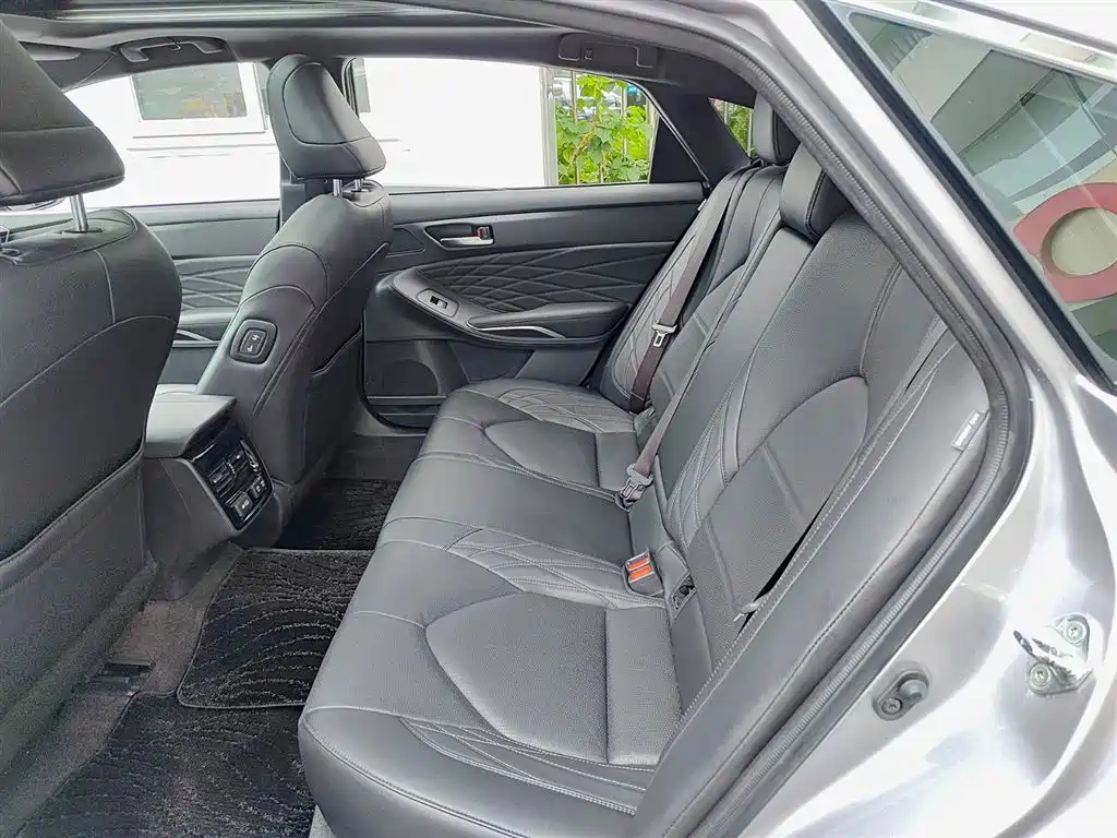 Toyota Avalon 2019 2.5L Touring Premium Edition China VI фото 8