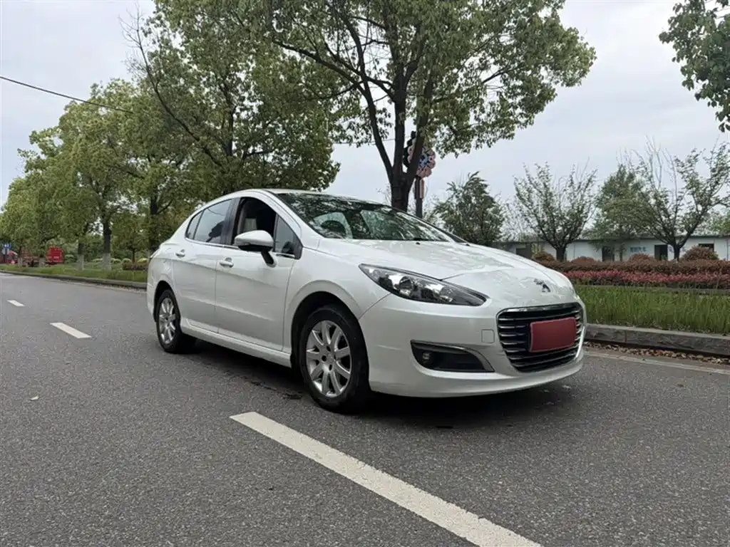 Peugeot 308 2014 Model Joy Edition Classic 1.6L Automatic Superior Style фото 19