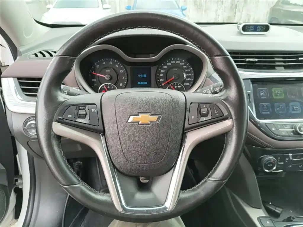 Chevrolet Malibu 2017 1.5T Automatic Luxury Edition фото 11