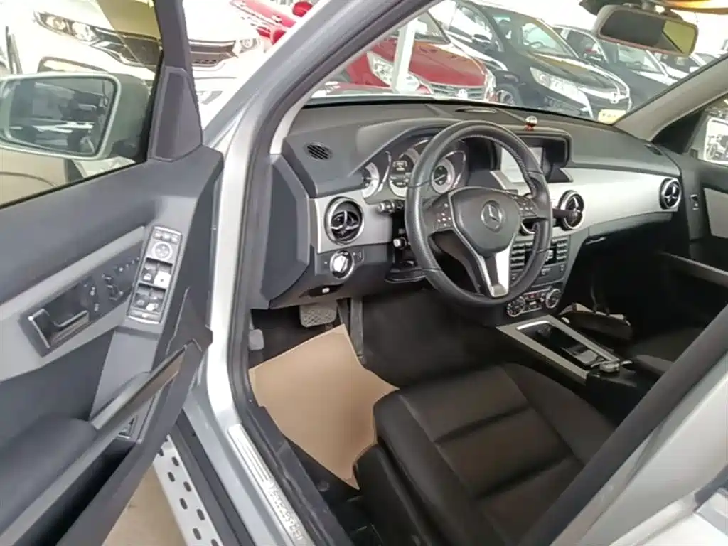 Mercedes-Benz GLK-Class 2013 GLK 300 4MATIC Dynamic Sunroof фото 16