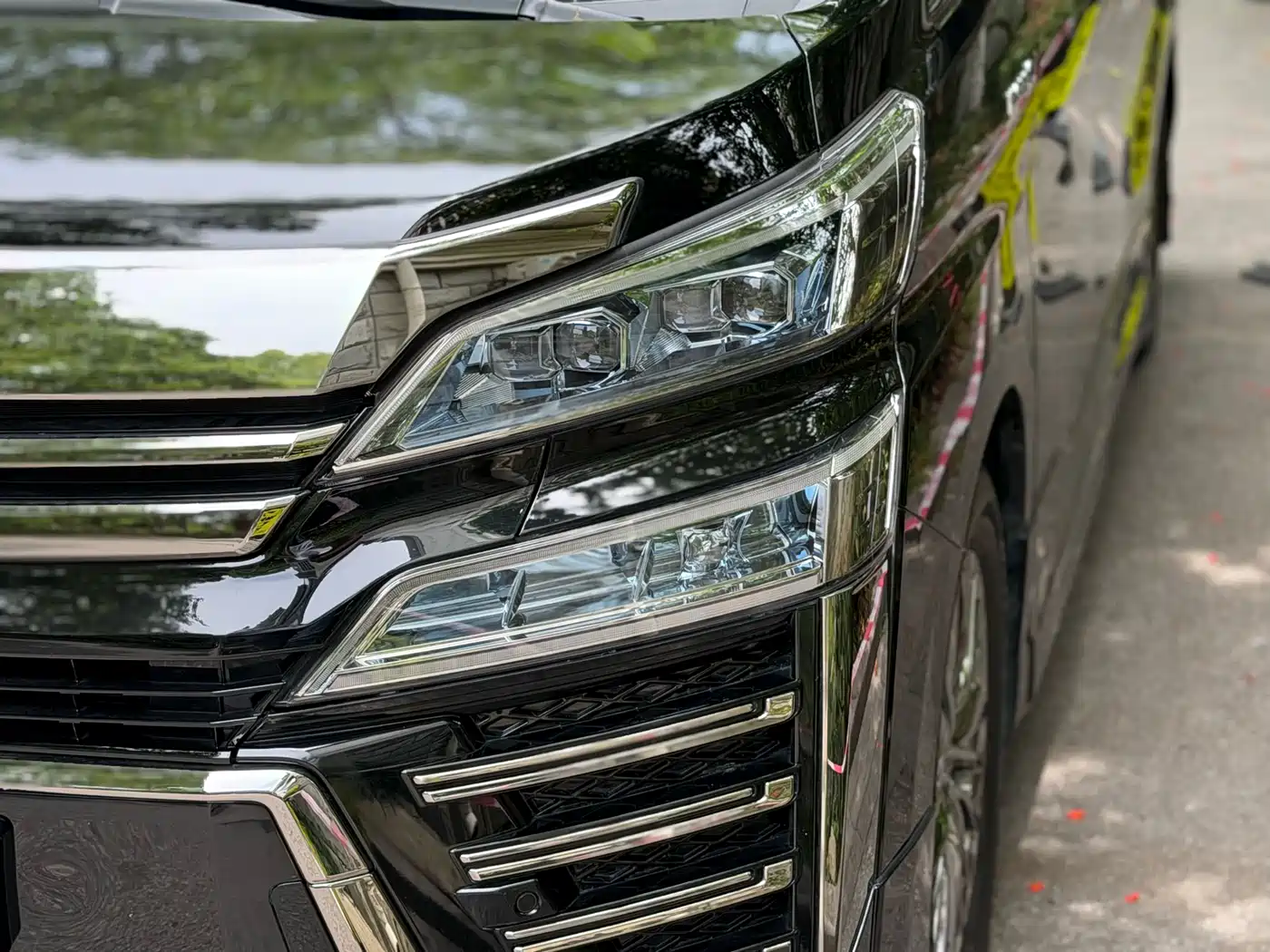 Toyota Vellfire 2020 Twin Engine 2.5L HV Luxury Edition фото 15
