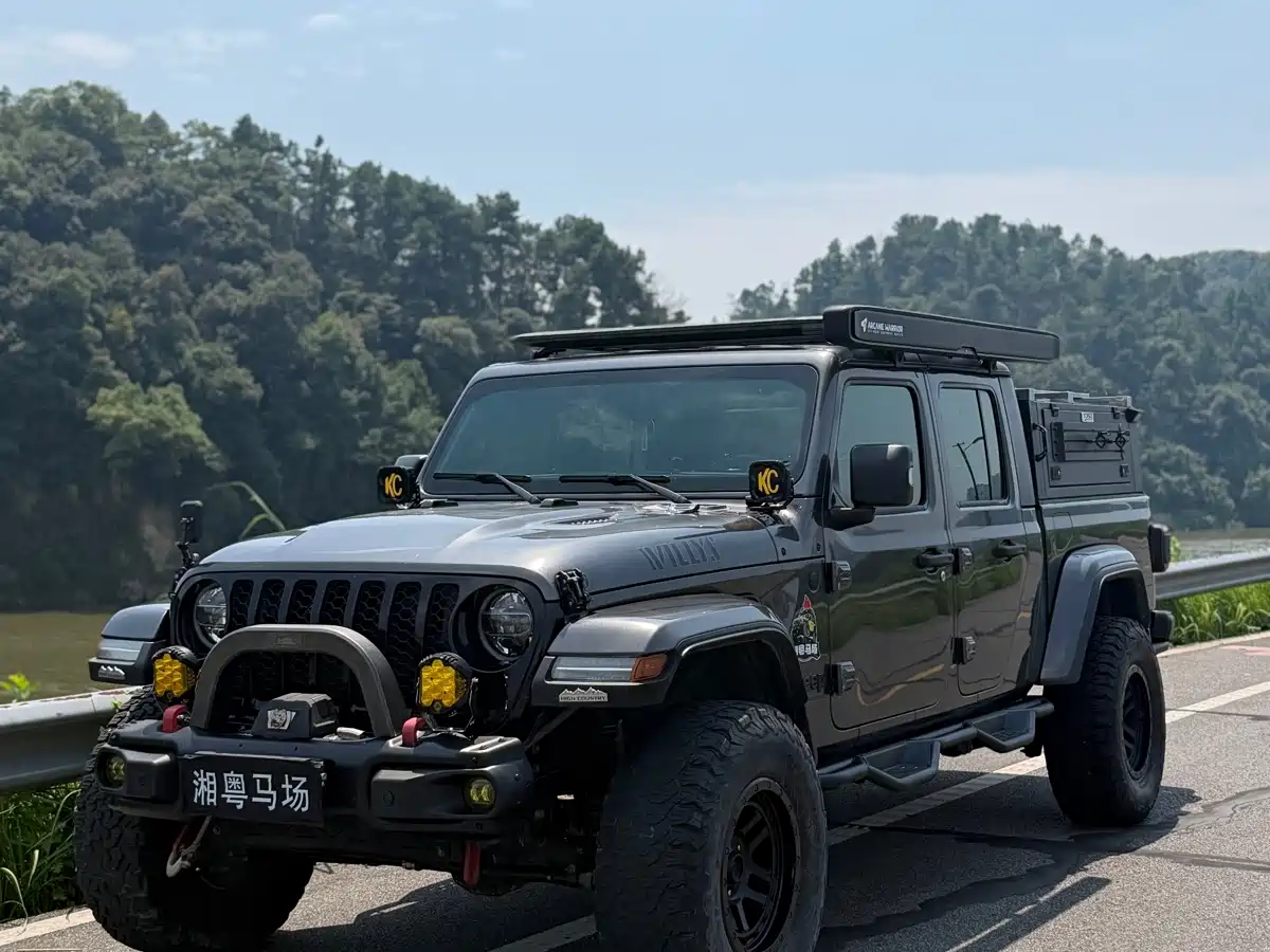 Фото 9 - Jeep Gladiator