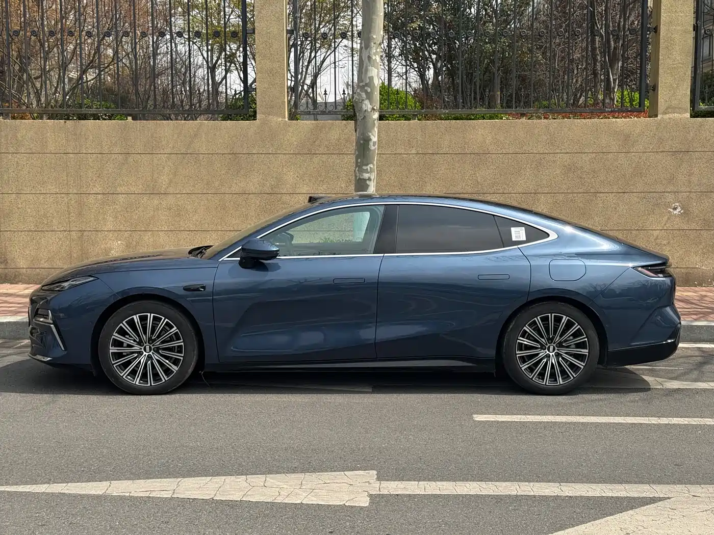 GEELY GALAXY GALAXY SPARKLE 8