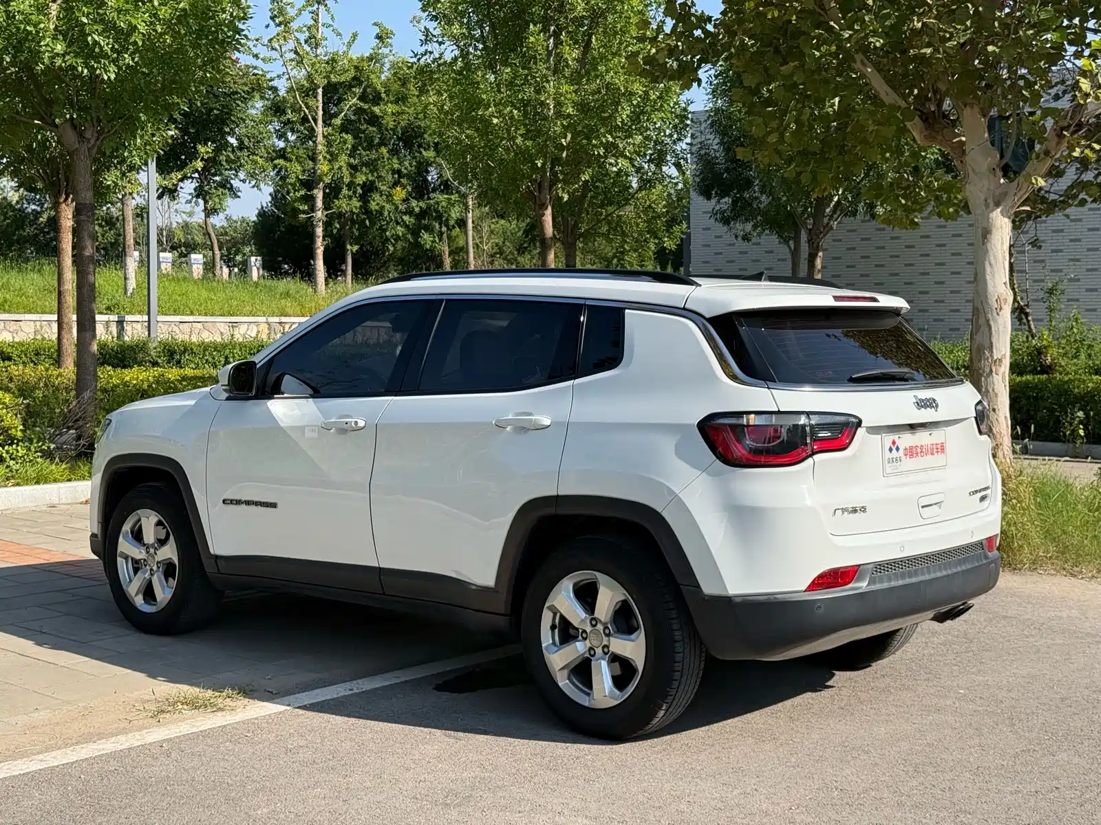 Фото 19 - Jeep Compass