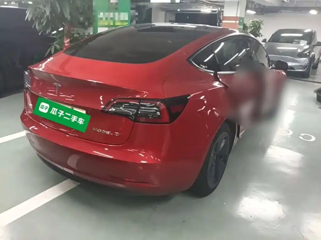 Фото 5 - Tesla Model 3