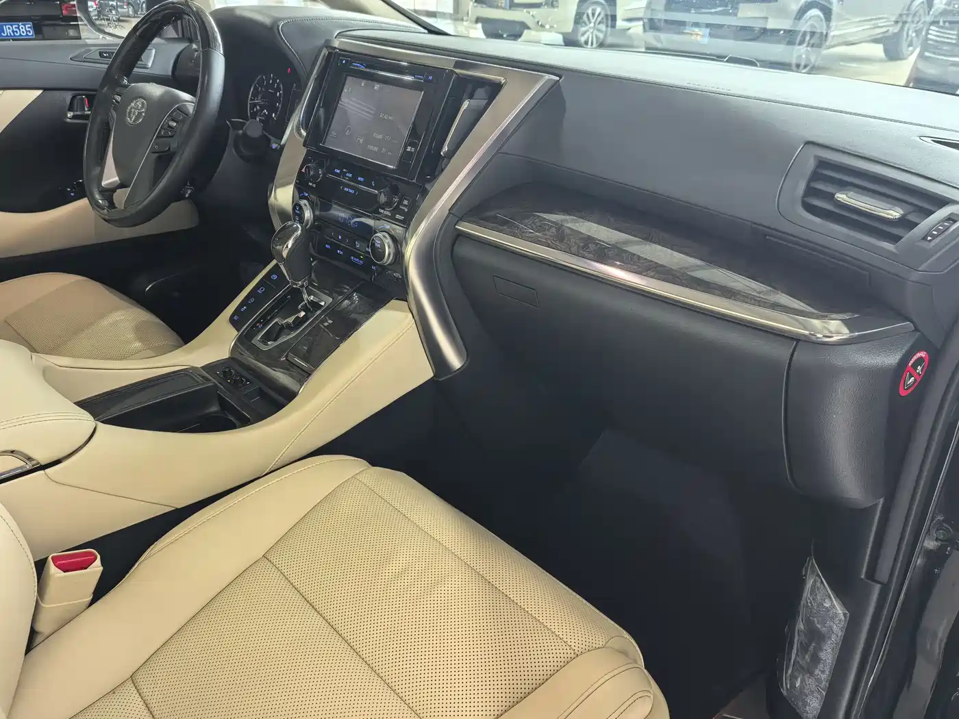 Toyota Alphard 2018 Facelift 3.5L Premium Edition фото 19