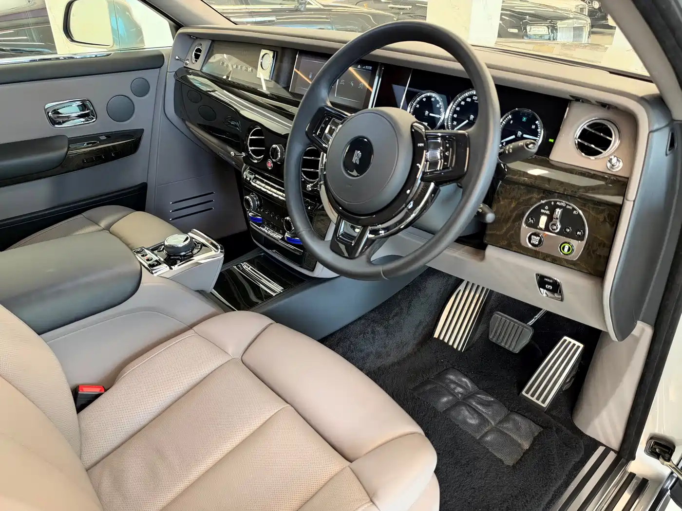 Rolls-Royce Phantom 2019 2018 6.7T Long Wheelbase Version