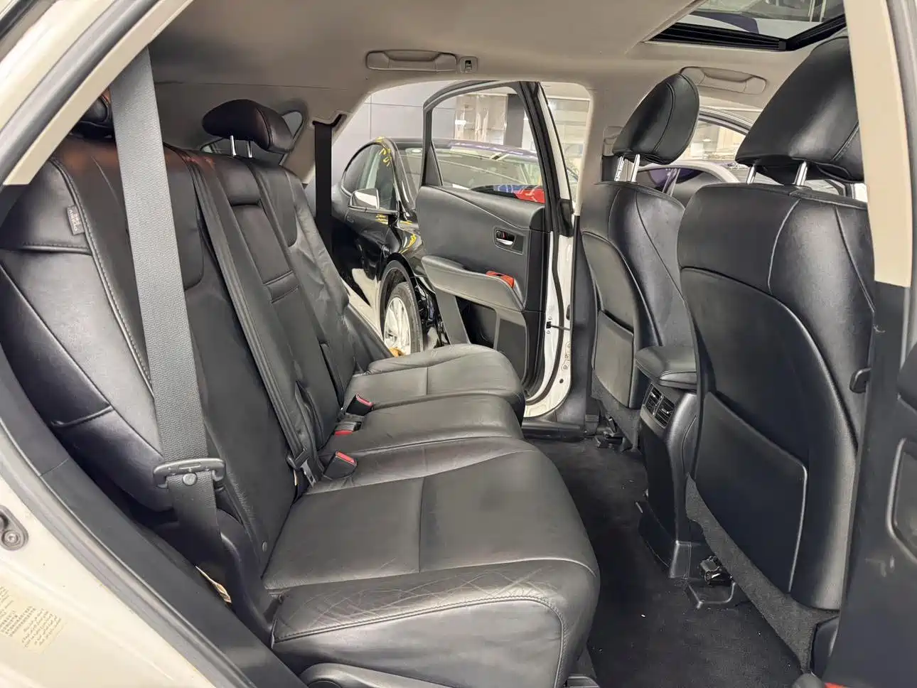 Lexus RX Classic 2011 270 Luxury фото 27