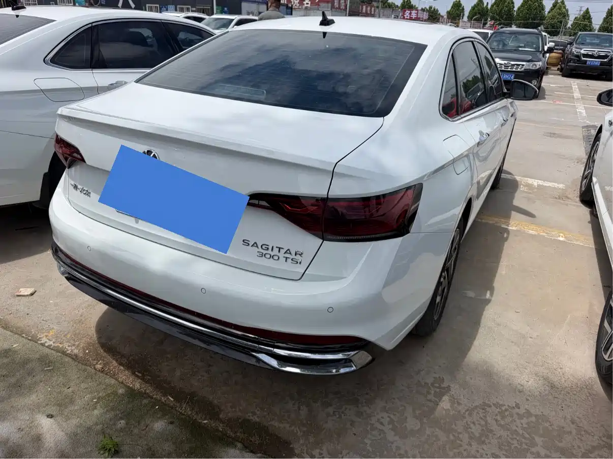 VOLKSWAGEN SAGITAR