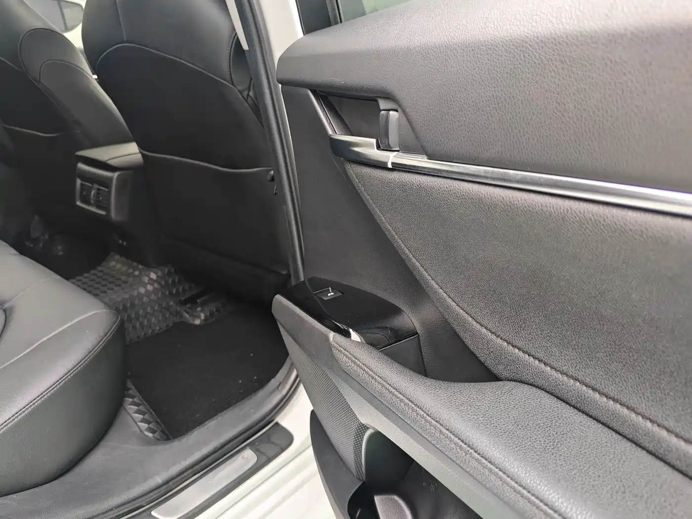 Toyota Camry 2019 2.5G Luxury Edition China VI фото 16
