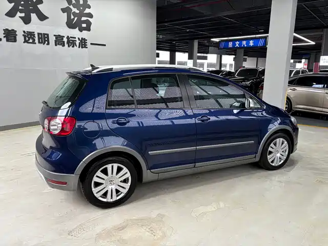 Volkswagen Golf (Import) 2011 1.4TSI Cross Golf — фото 4