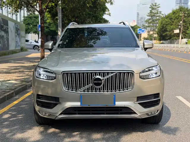 Volvo XC90 2018 T6 Momentum 7-Seater — фото 2