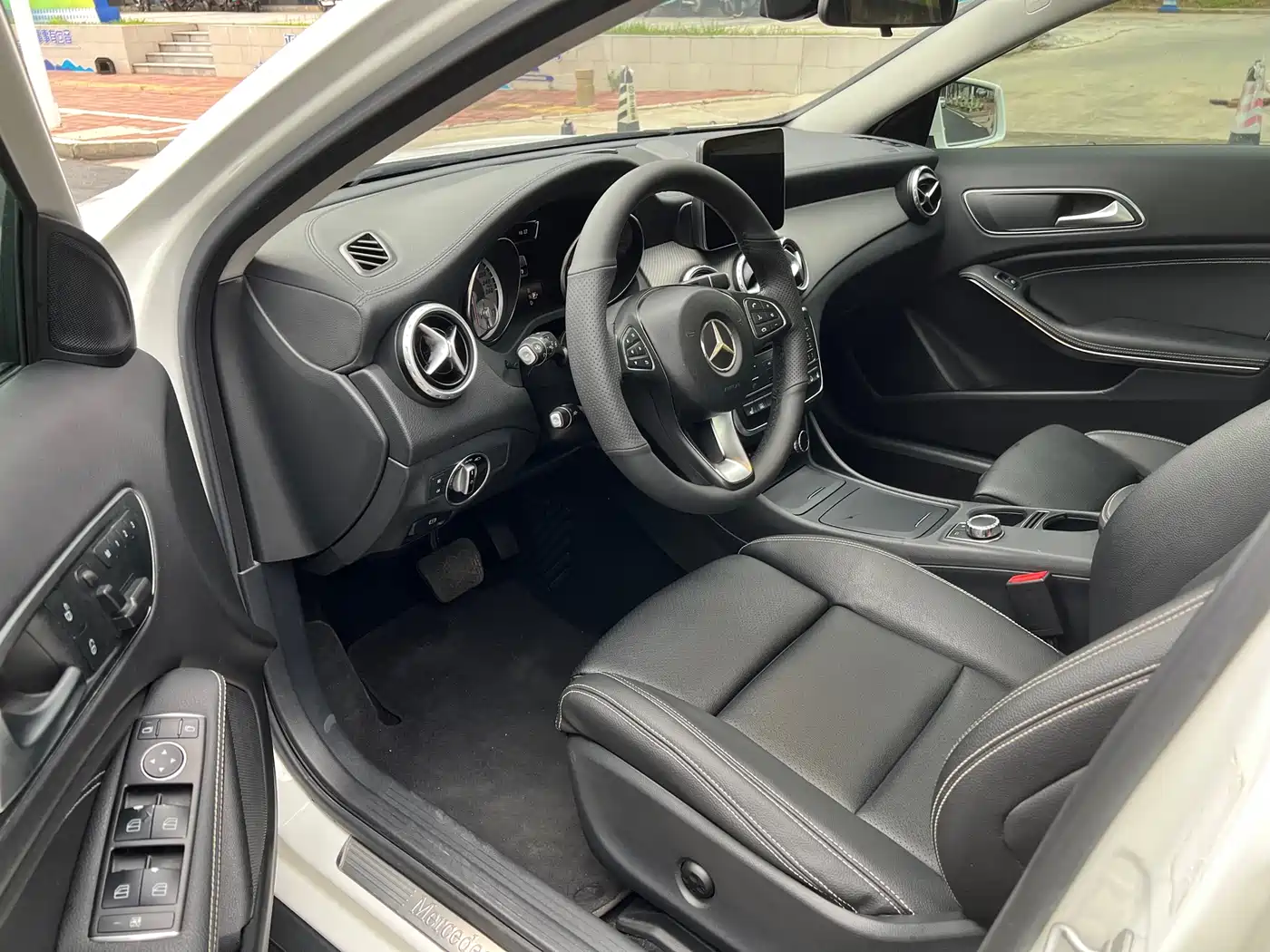Mercedes-Benz GLA 2017 GLA 220 4MATIC Fashion фото 7